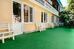 Laura Guest House