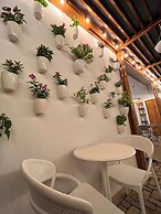 Azure Lofts & Pool Hotel