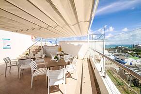 Azure Lofts & Pool Hotel