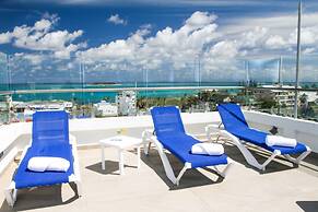 Azure Lofts & Pool Hotel