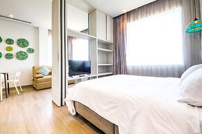 Azure Lofts & Pool Hotel