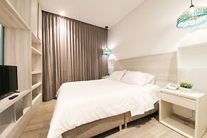 Azure Lofts & Pool Hotel