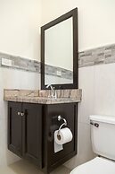 Luxury 3 Level Town House