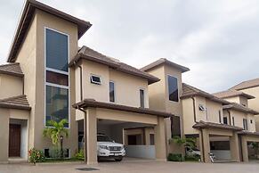 Luxury 3 Level Town House