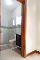 Luxury 3 Level Town House