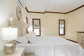 Luxury 3 Level Town House