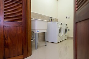 Luxury 3 Level Town House