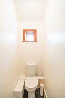 Windsor Apartment with Parking