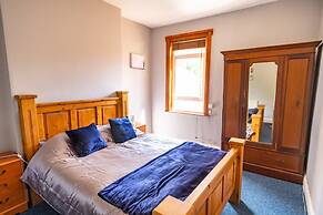 Windsor Apartment with Parking