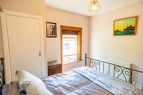 Windsor Apartment with Parking