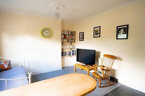 Windsor Apartment with Parking