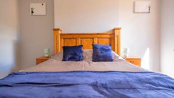 Windsor Apartment with Parking