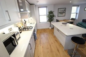 Middle Chine - 2 Bedroom Holiday Home