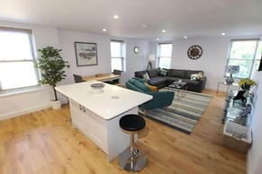 Middle Chine - 2 Bedroom Holiday Home