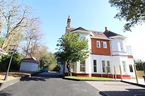 Middle Chine - 2 Bedroom Holiday Home