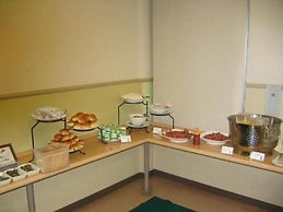 HOTEL CROWN HILLS TSUCHIURAEKIHIGASHI