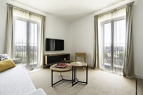 Port Plaza Apartments