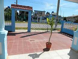 Casa Marazul (Playa Larga)
