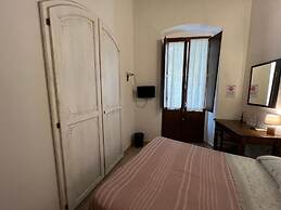 L'Antica Torre Caralis Holiday