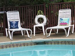 Tall Pines Inn