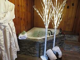 Tall Pines Inn
