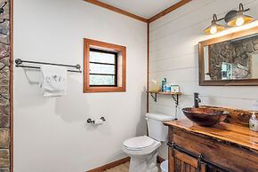 Tall Pines Inn