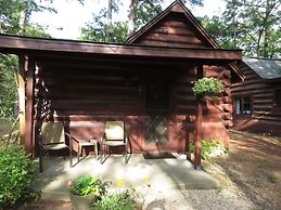 Tall Pines Inn