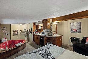Tall Pines Inn