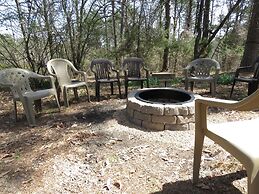 Tall Pines Inn