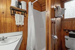 Tall Pines Inn