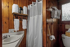Tall Pines Inn