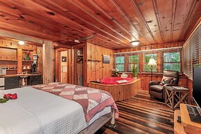 Tall Pines Inn