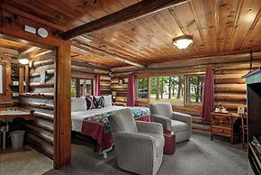 Tall Pines Inn