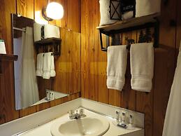 Tall Pines Inn