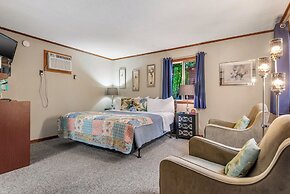 Tall Pines Inn