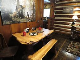 Tall Pines Inn