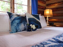 Tall Pines Inn