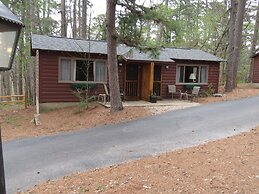 Tall Pines Inn
