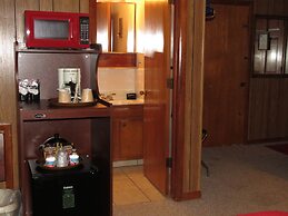 Tall Pines Inn
