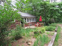 Tall Pines Inn