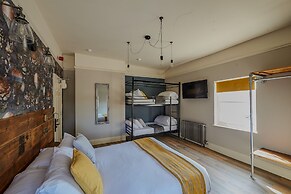 The White Horse Hotel