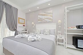 Roman Holiday Charming