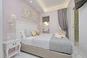 Roman Holiday Charming