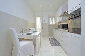 Roman Holiday Charming