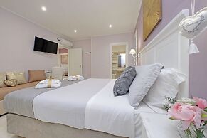 Roman Holiday Charming