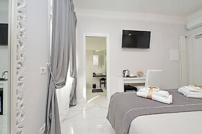 Roman Holiday Charming