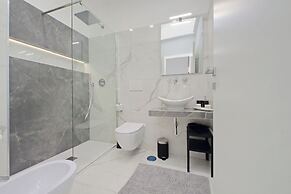 Roman Holiday Charming