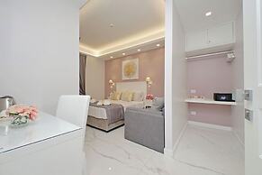 Roman Holiday Charming