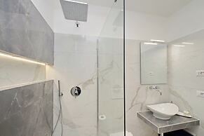 Roman Holiday Charming