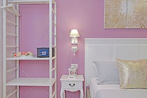 Roman Holiday Charming